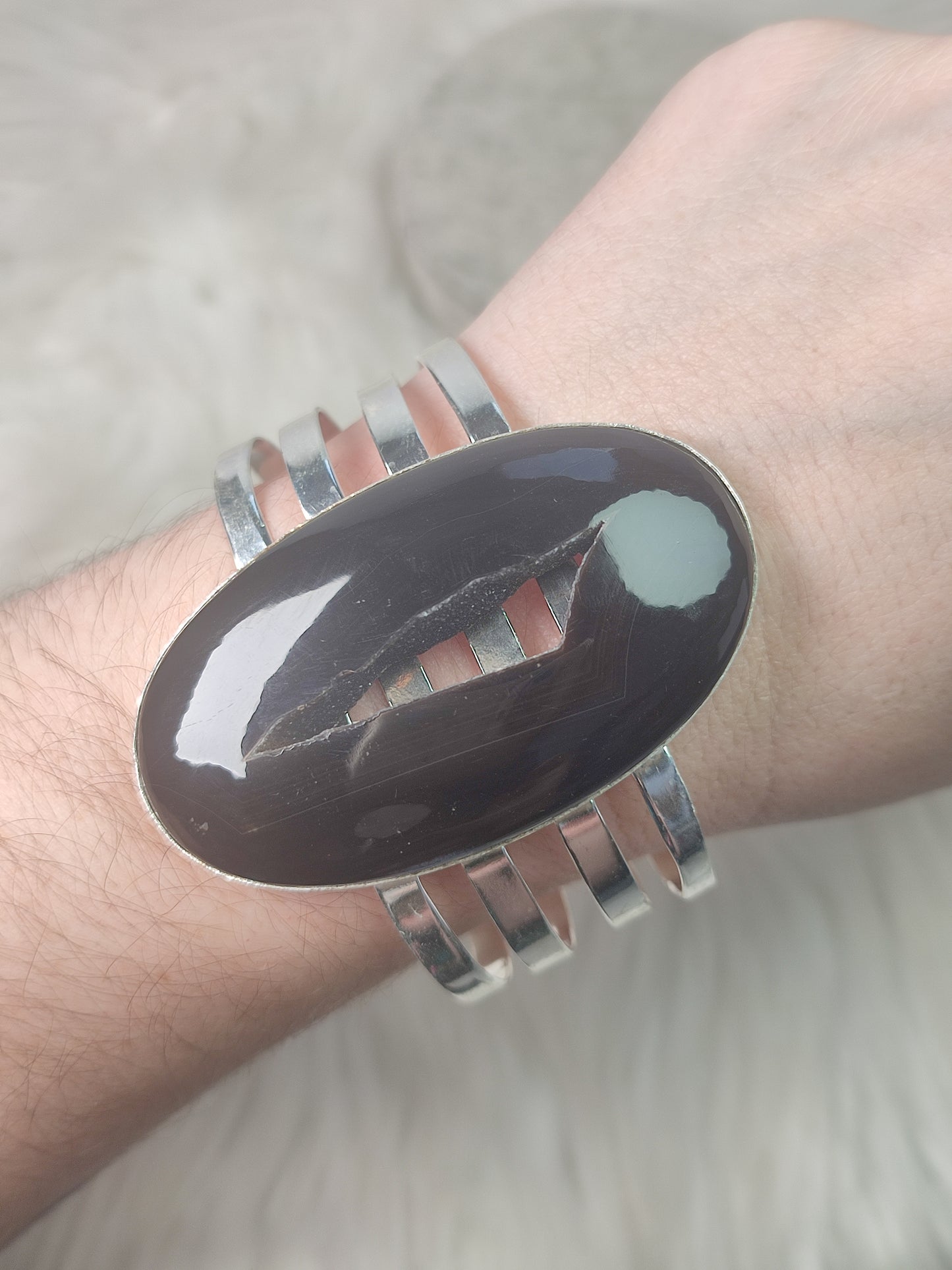 Maxi brazalete baño de plata con ágata negra