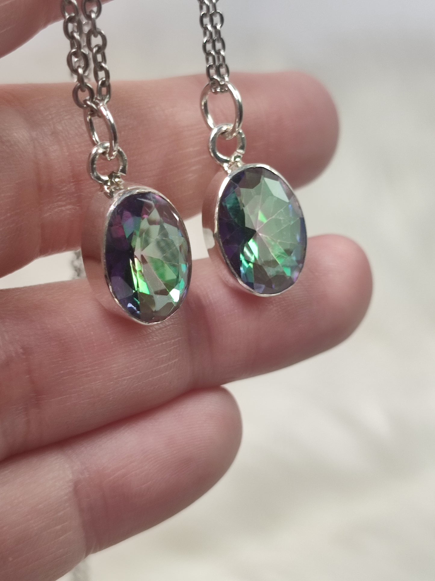 Colgante ovalado plata 925 con cuarzo mistico