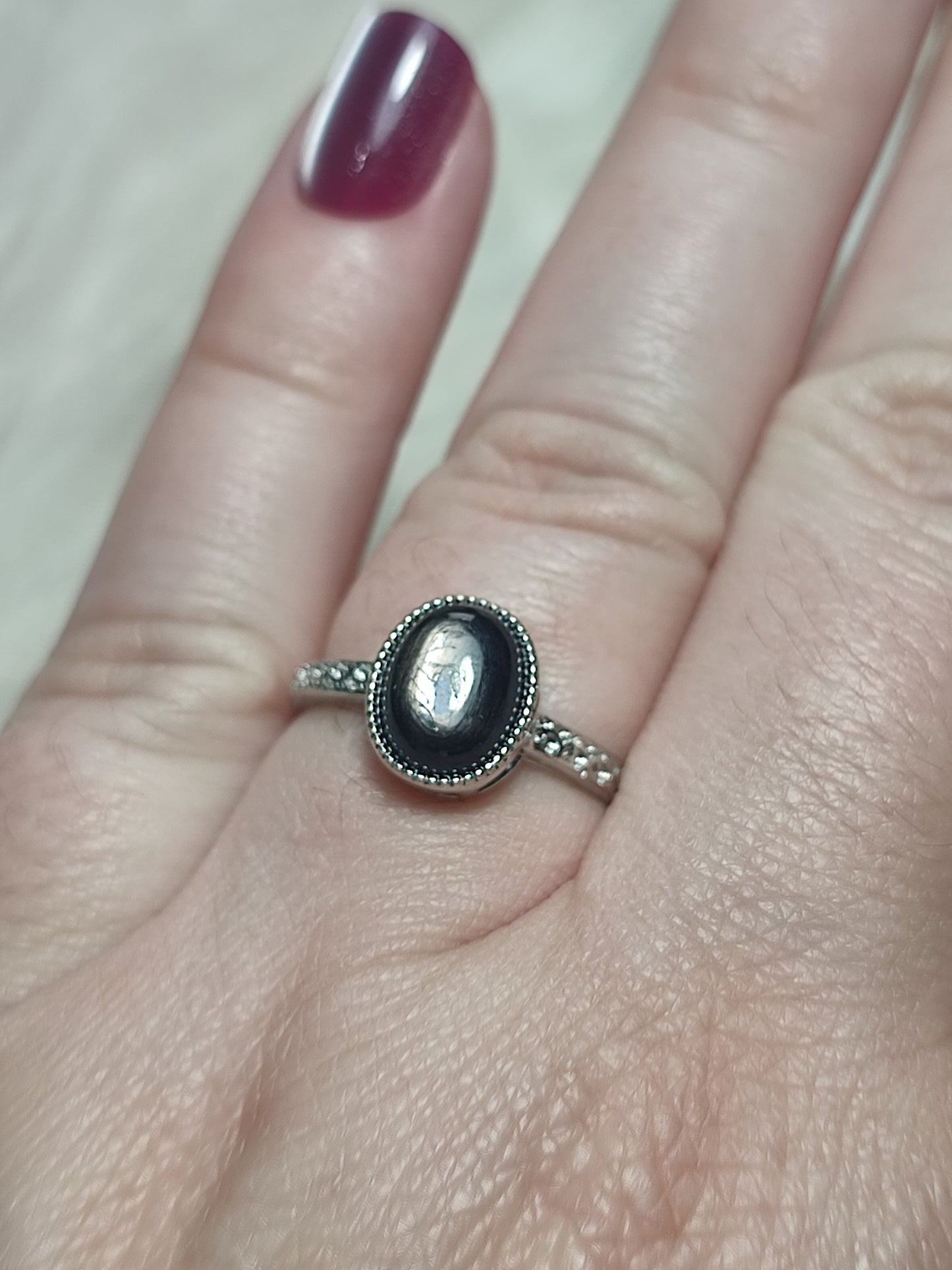 Anillo bisutería con hipersthena - Ajustable 16 a 18 mm