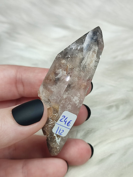 Punta cuarzo semi pulida con inclusiones n°112