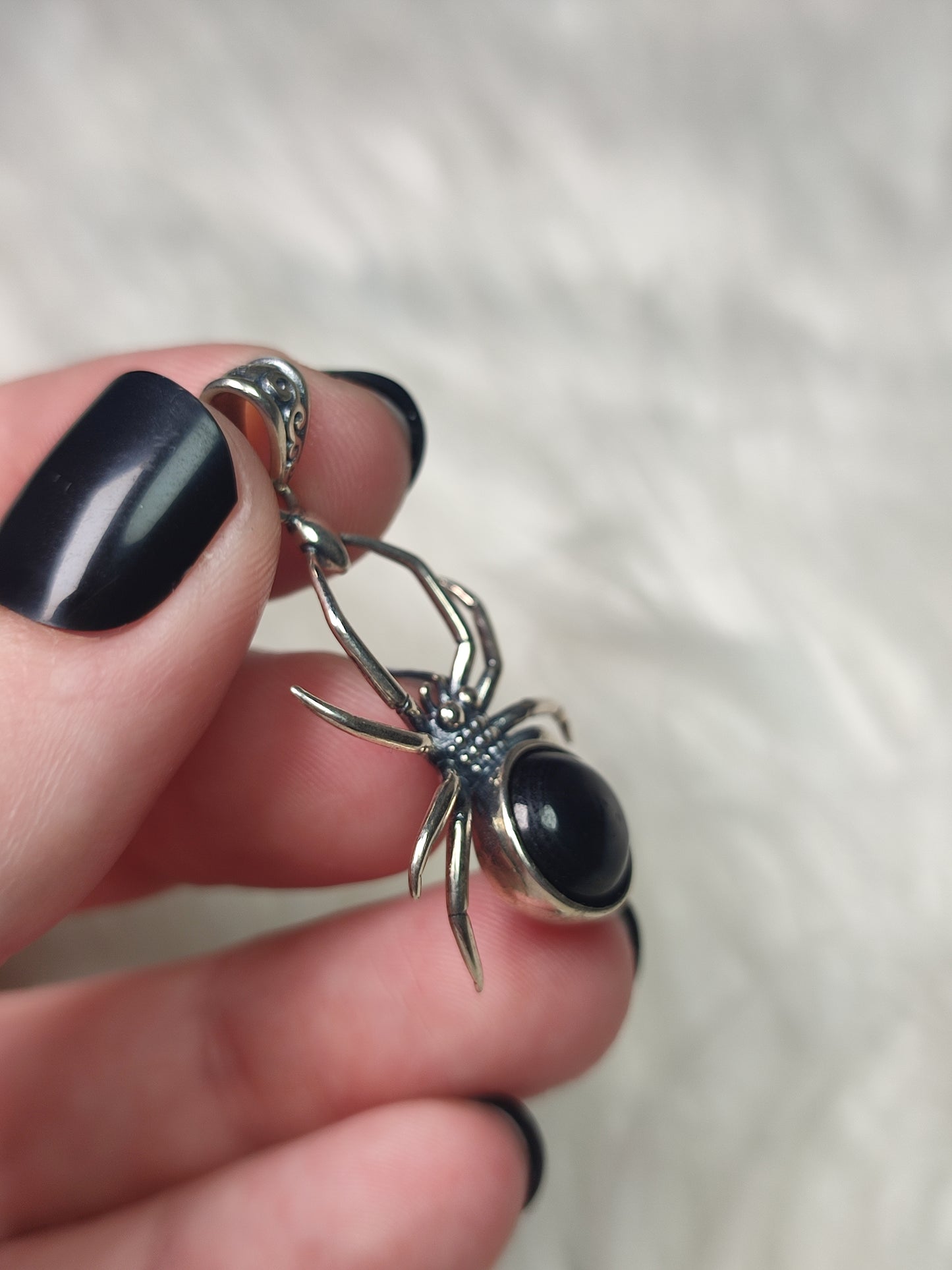 Colgante araña en plata 925 con hiperstena n° 129