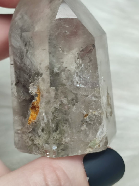 Punta cuarzo jardín con cuarzo en cuarzo n°135