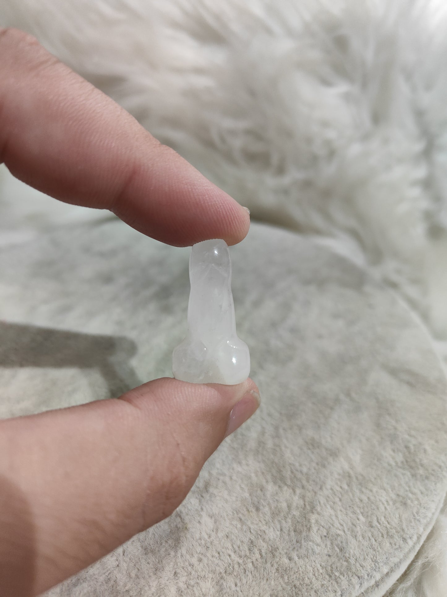 Pene alias pinga tallada en diferentes minerales
