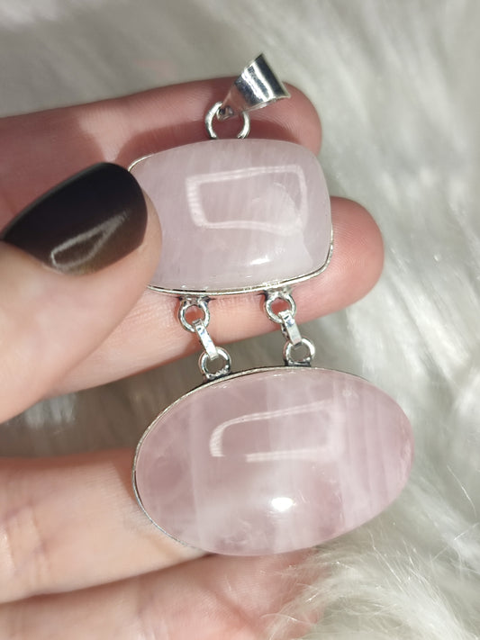 Colgante baño de plata con cuarzo rosa doble