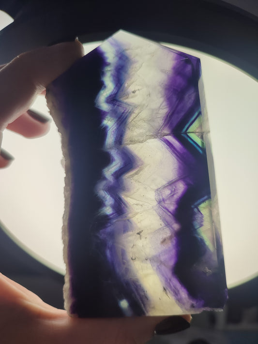 Punta fluorita semi pulida alta calidad 304 gramos