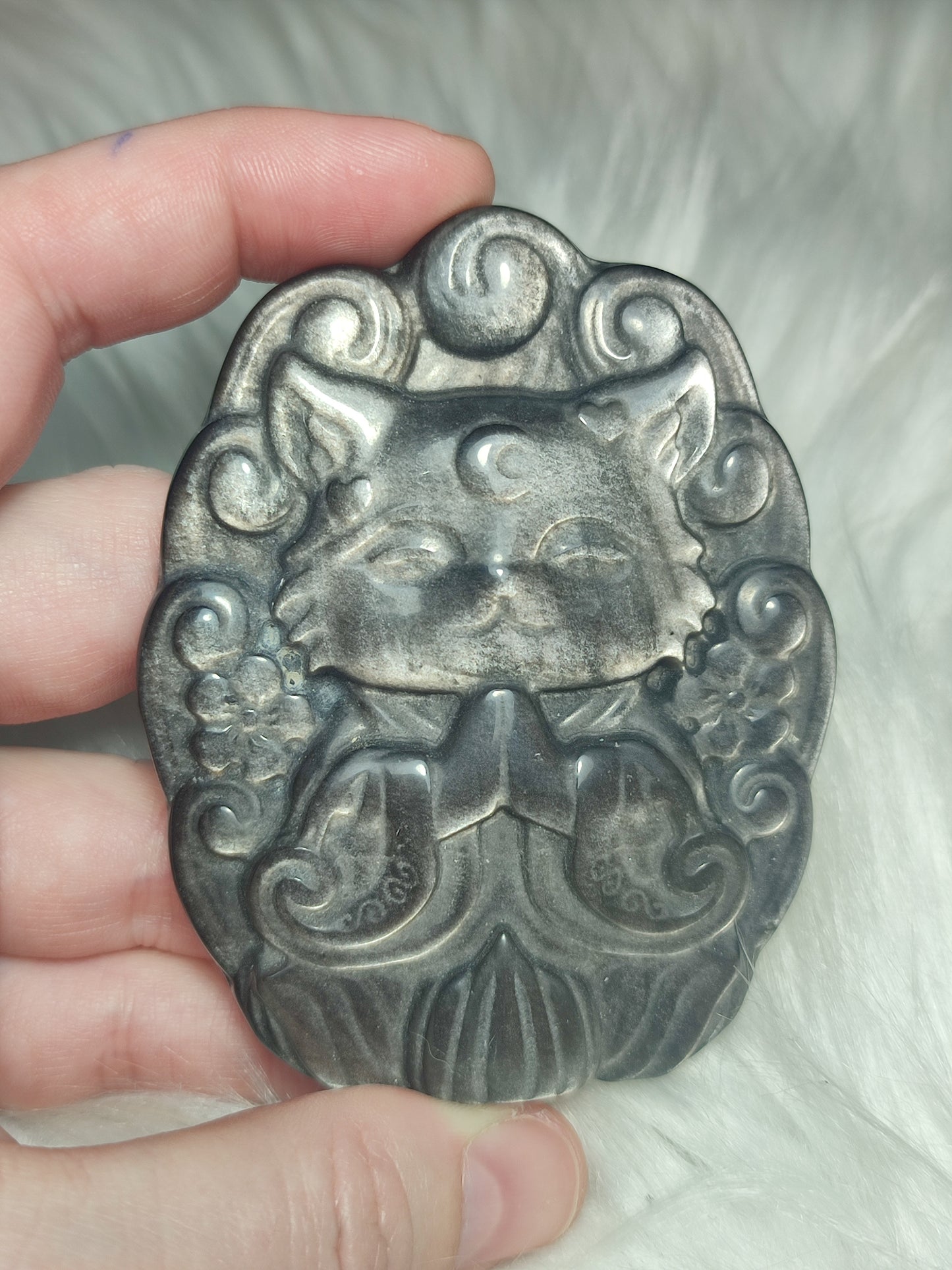 Kitsune tallada en obsidiana plateada - VIDEO