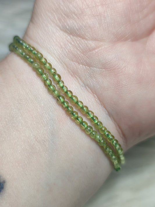 Pulsera bola peridoto 2 mm - alta calidad