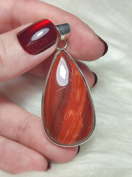 Colgante baño de plata con jaspe rojo 244