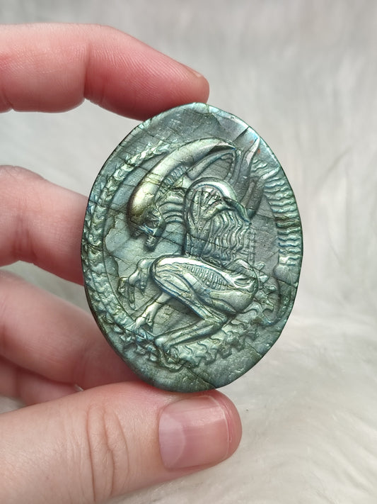 Medallón Alien Xenoformo - labradorita