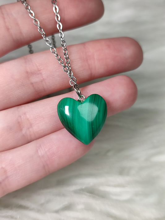 Colgante corazon en acero con malaquita n°73