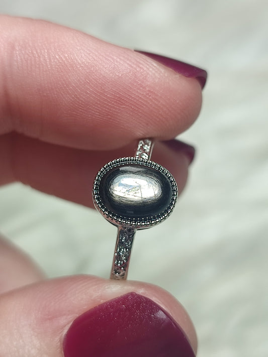 Anillo bisutería con hipersthena - Ajustable 16 a 18 mm