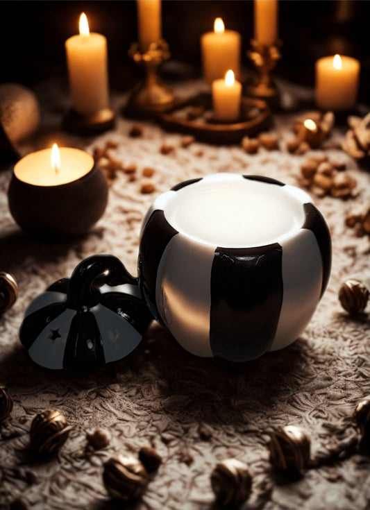Quemador De Aceite/Cera Calabaza Blanco y Negro