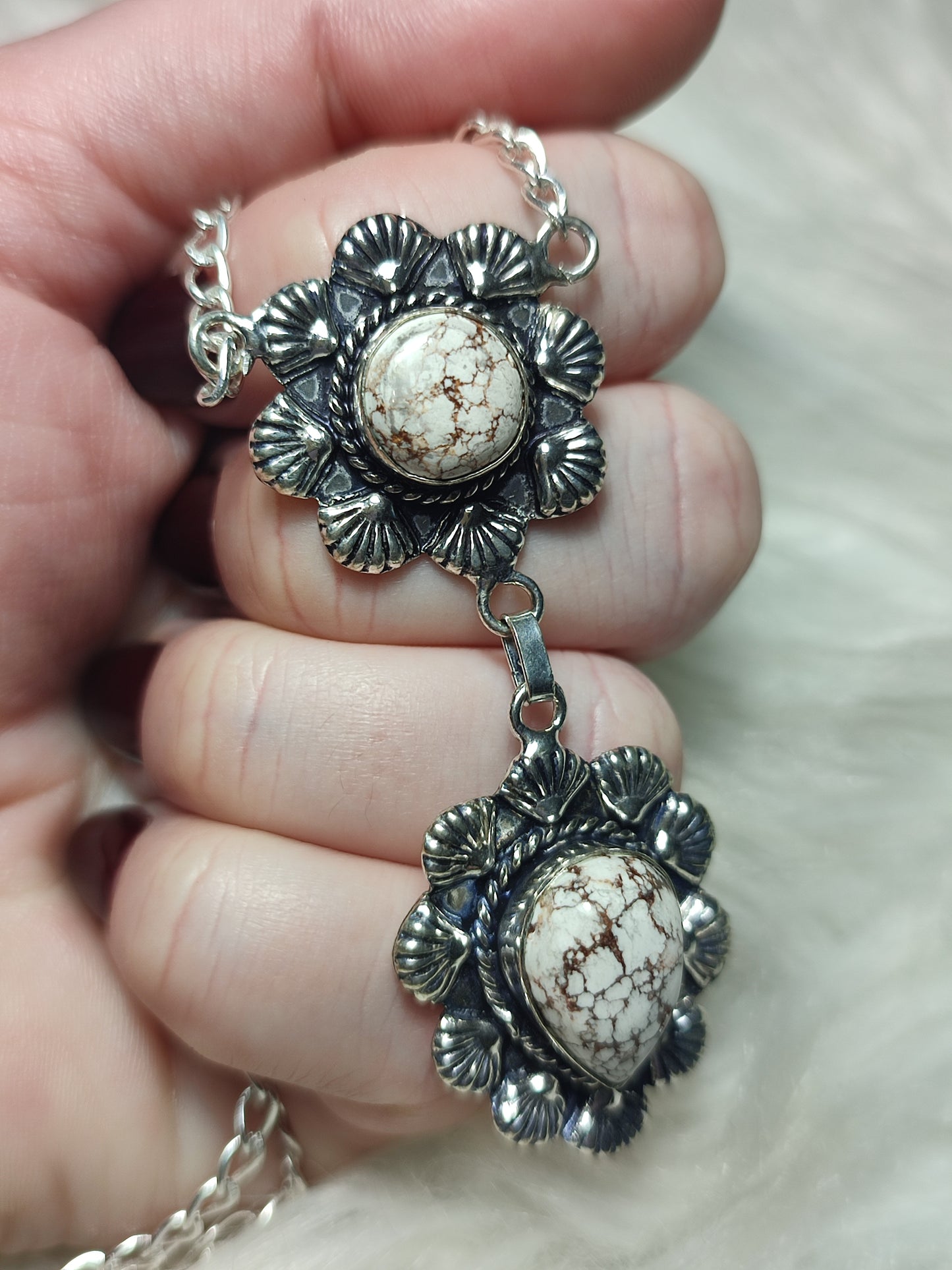 Collar baño plata con caballo salvaje n°106