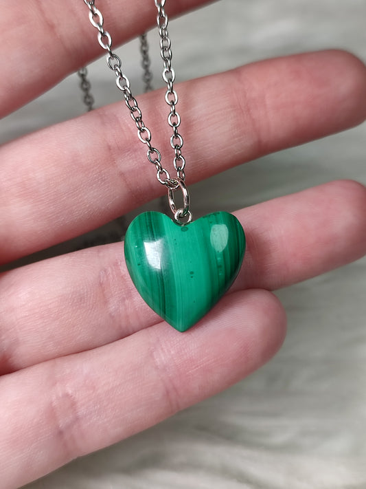 Colgante corazon en acero con malaquita n°73