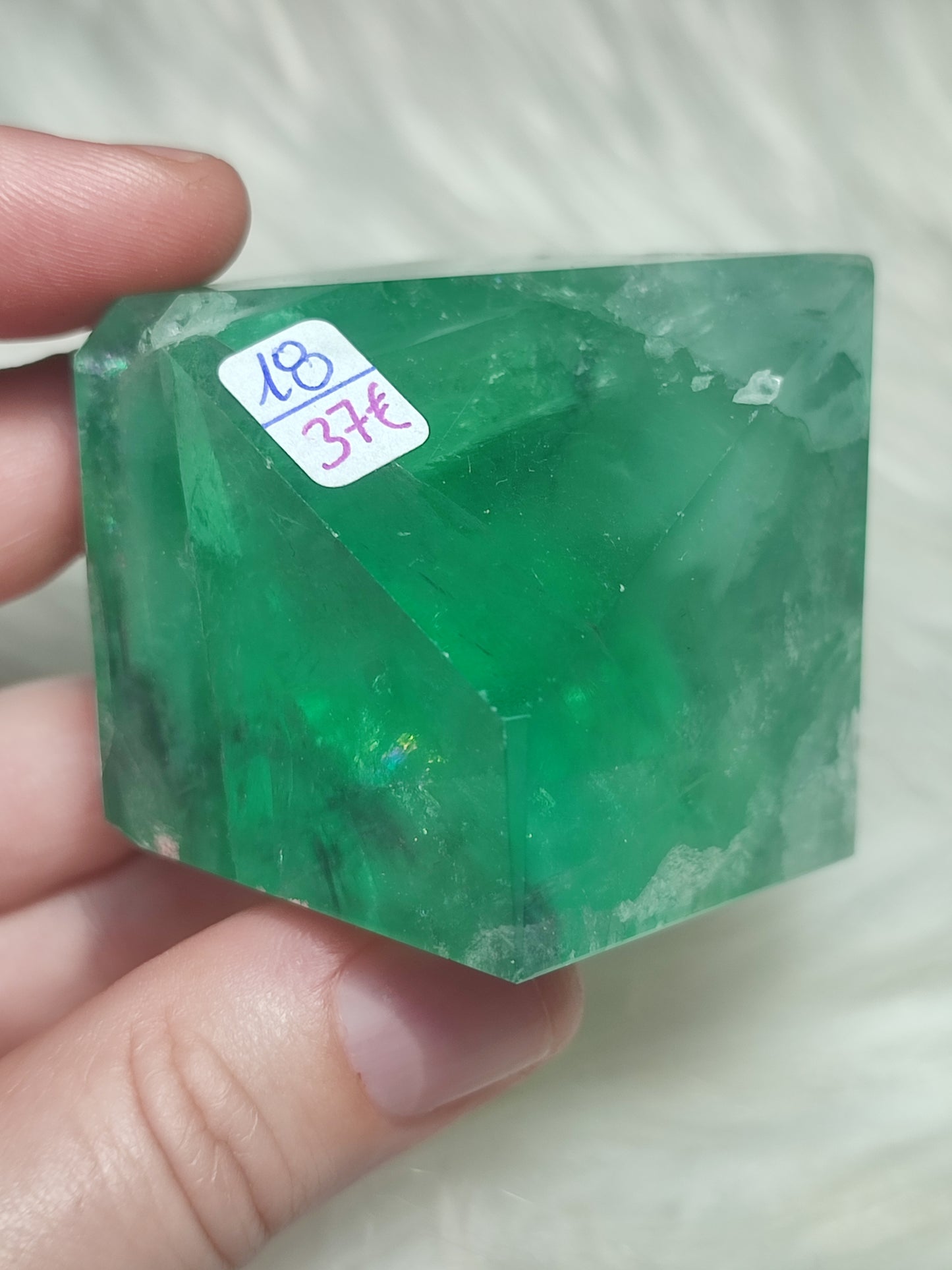 Freeform fluorita verde - video