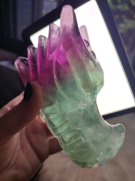 Dragón de flúorita multicolor 971 gramos - Video