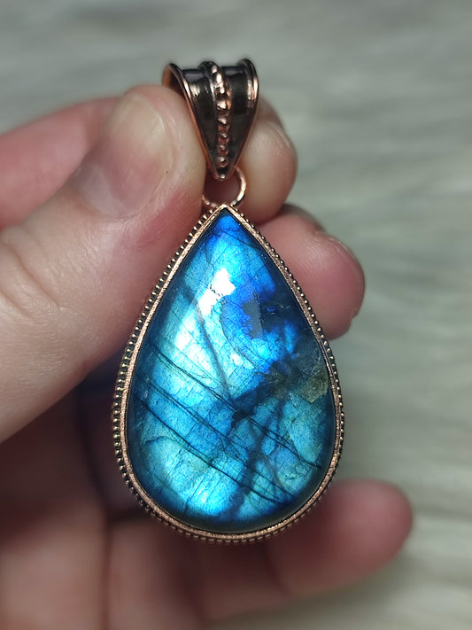 Colgante montura cobre con labradorita flash n° D4