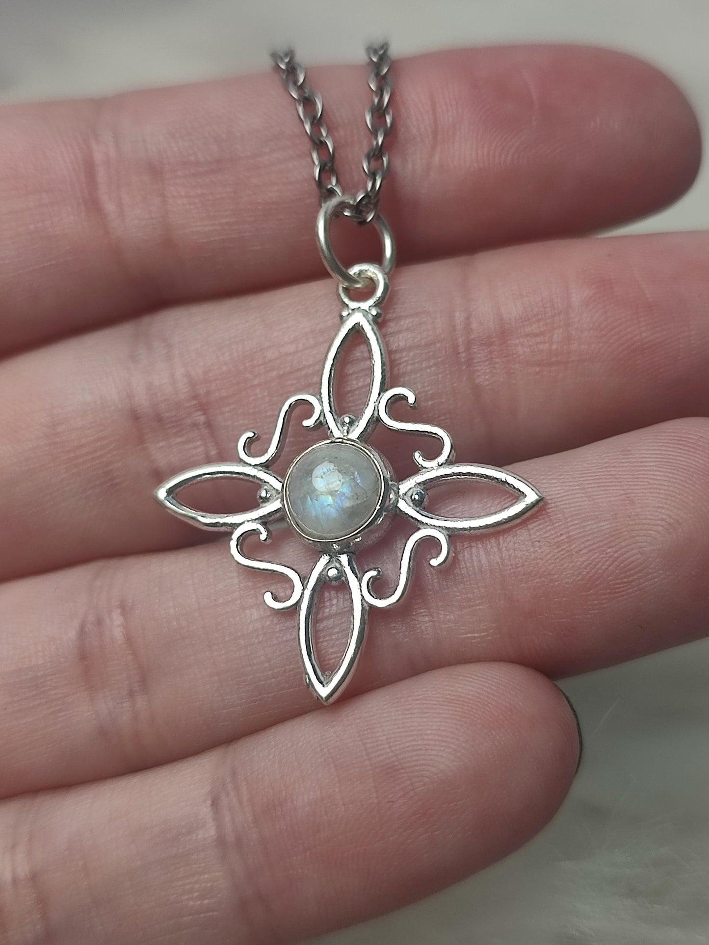 Colgante plata 925 Nudo de bruja con piedra luna