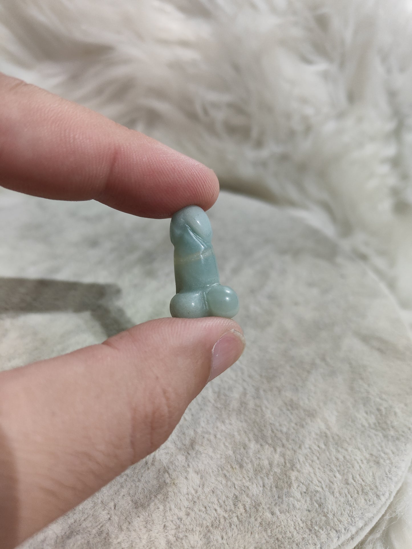 Pene alias pinga tallada en diferentes minerales