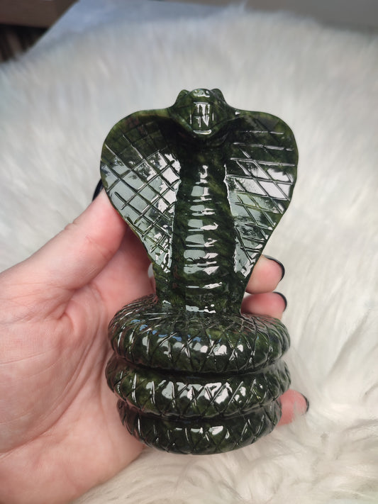 Cobra tallada en jade chino +400 gramos