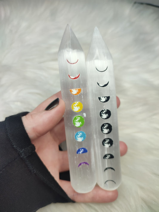 Lápiz de selenita con fases lunares