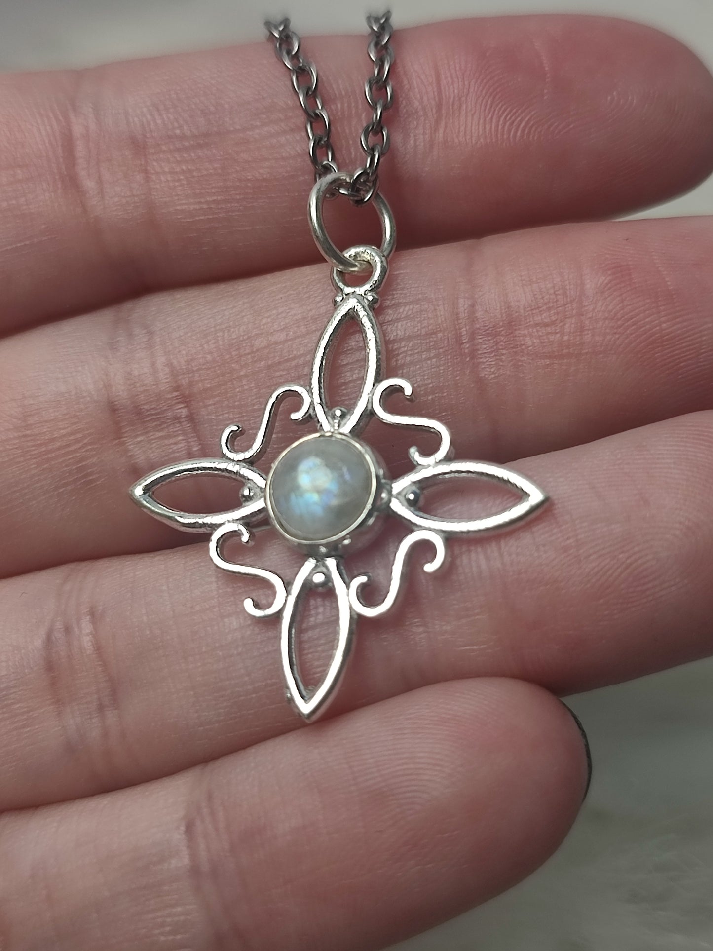 Colgante plata 925 Nudo de bruja con piedra luna
