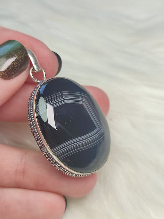 Colgante baño de plata con ágata negra bandeada n°14