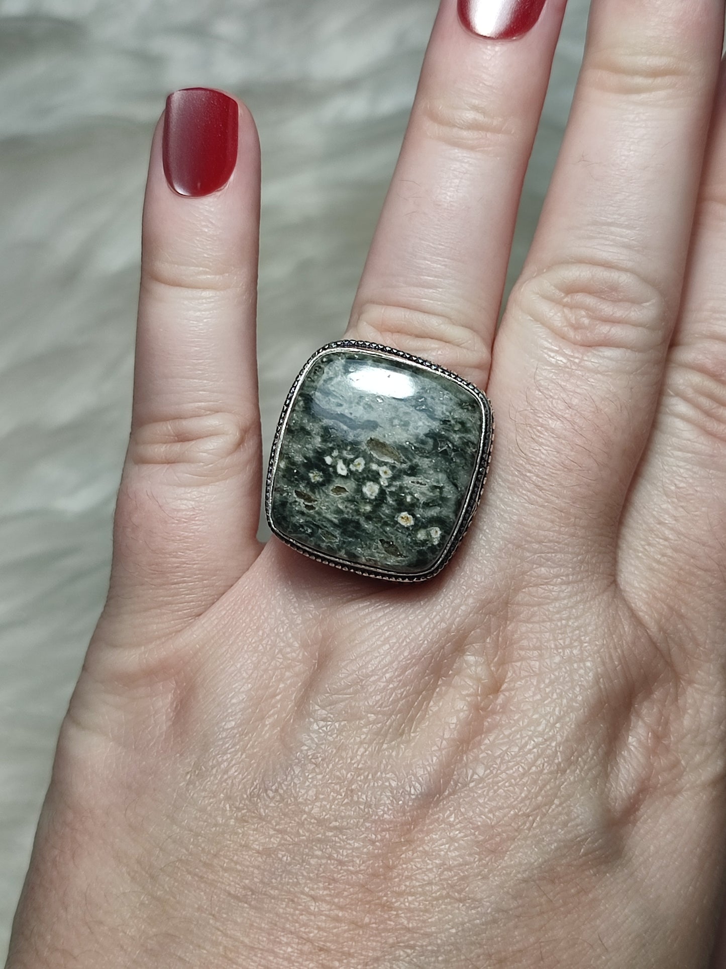Anillo baño de plata con jaspe océano
