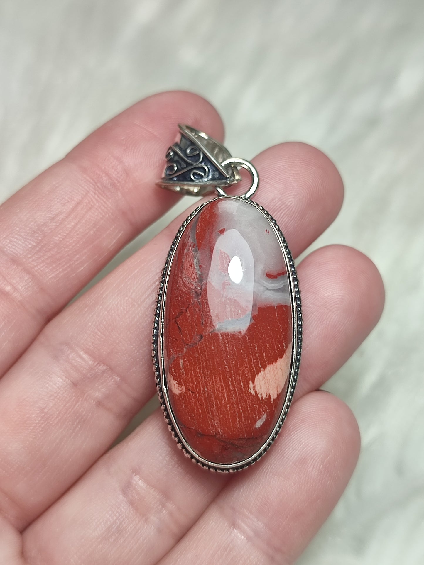 Colgante baño de plata con jaspe rojo 54