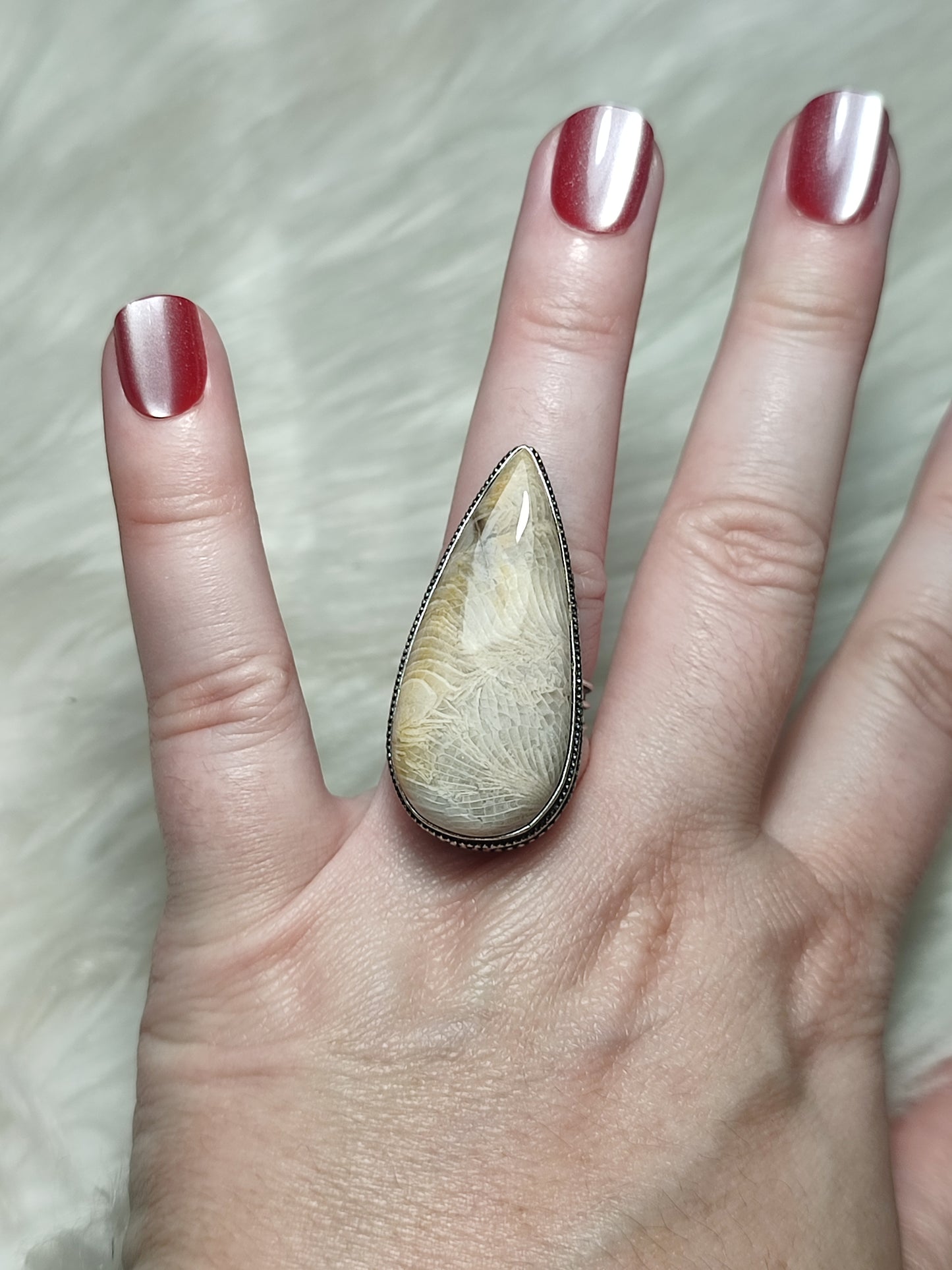 Anillo baño de plata con coral fósil - ref.65