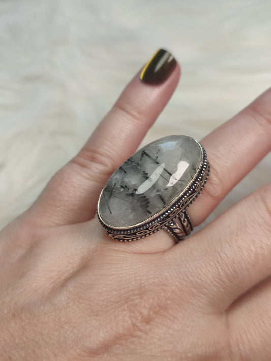 Anillo baño de plata con cuarzo y turmalina negra