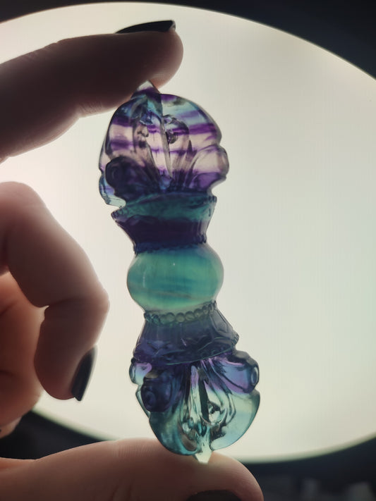 Vajra o Dorje tallado a mano en fluorita multicolor alta calidad