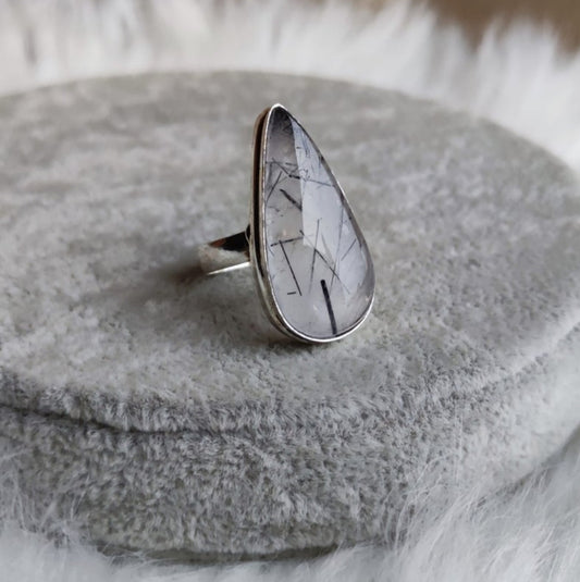 Anillo baño de plata con cuarzo turmalina