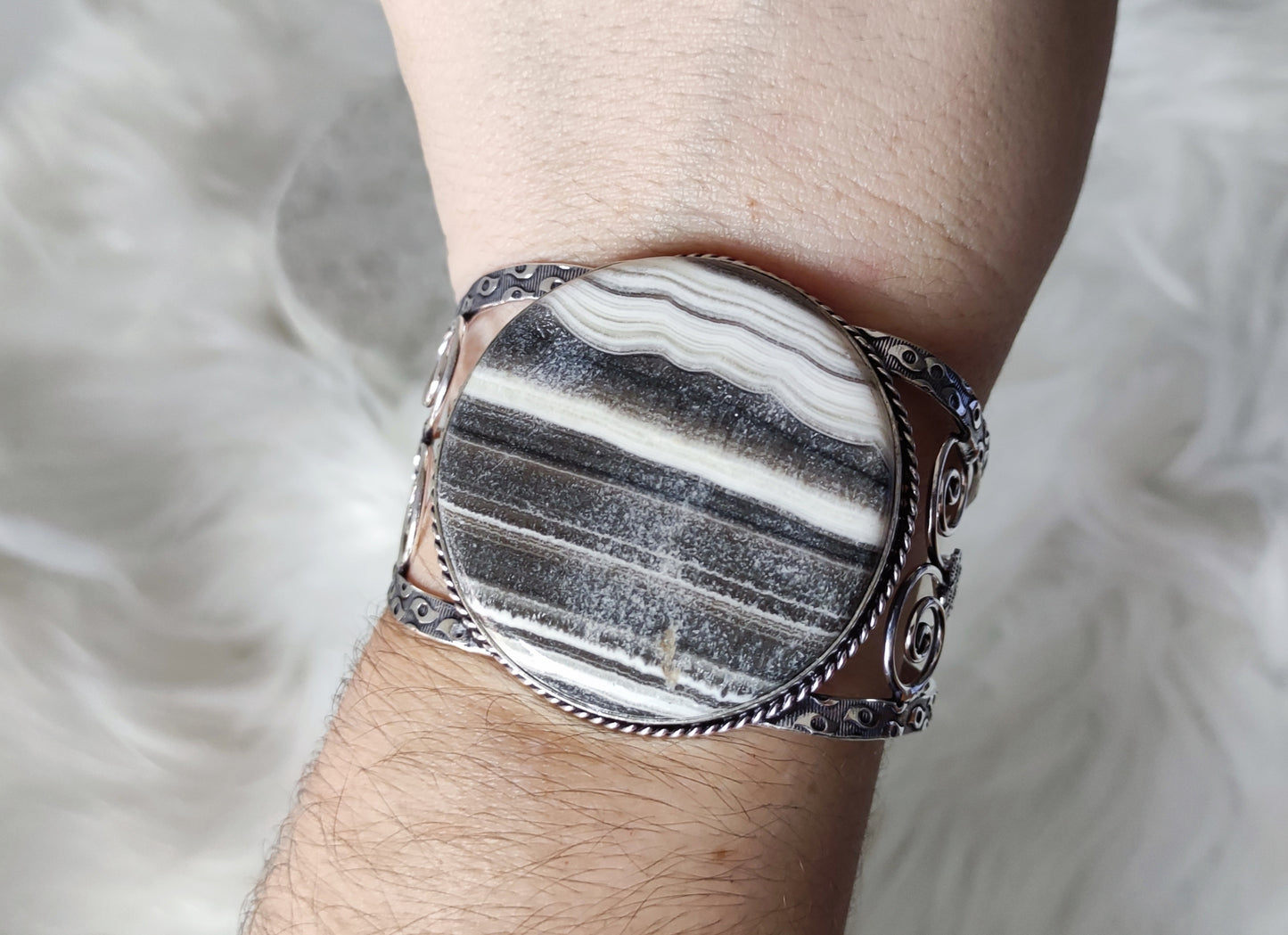 Brazalete ajustable baño de plata con calcita