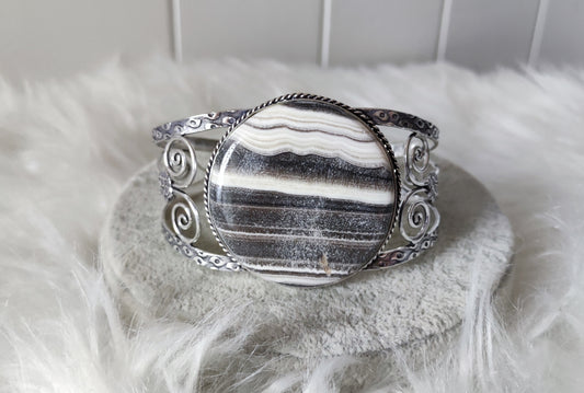 Brazalete ajustable baño de plata con calcita