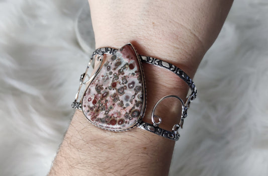 Brazalete ajustable baño de plata con jaspe leopardo
