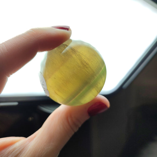 Esfera flúorita con mica