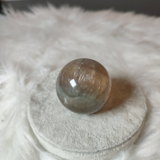 Esfera flúorita con mica