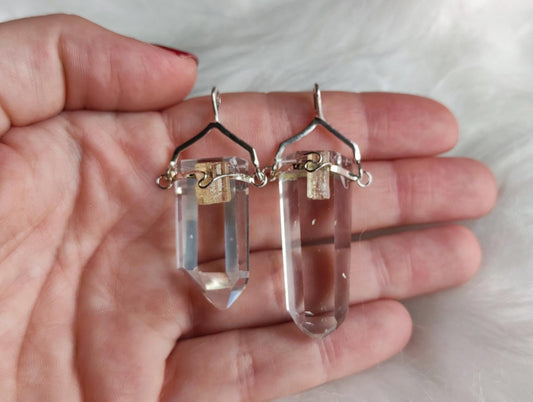 Colgante punta de cuarzo y pequeño topacio amarillo