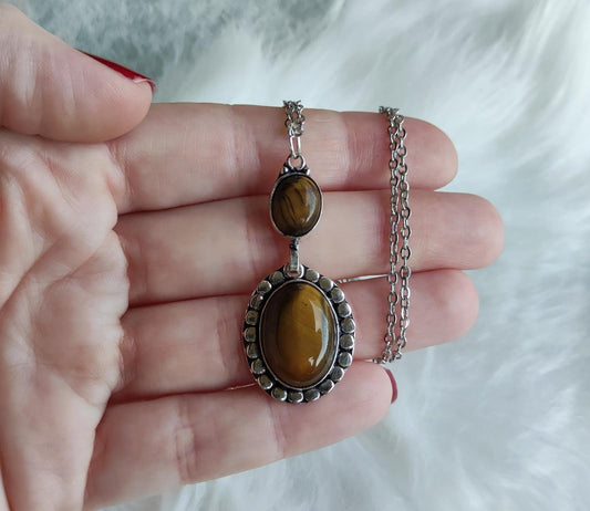 Collar baño de plata con ojo de tigre