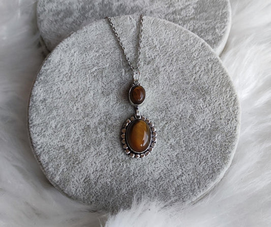 Collar baño de plata con ojo de tigre