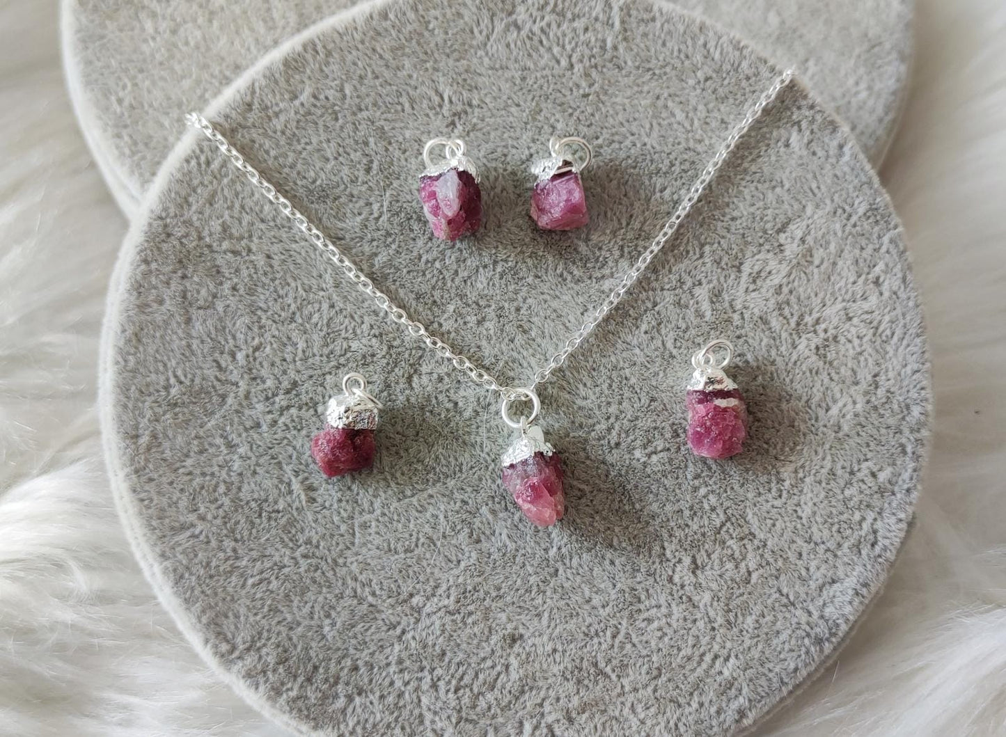 Collar baño de plata con Turmalina rosa en bruto
