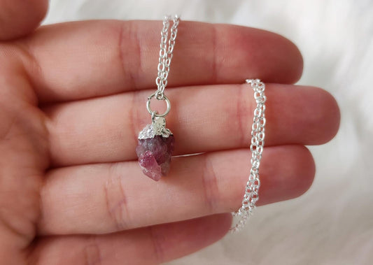 Collar baño de plata con Turmalina rosa en bruto