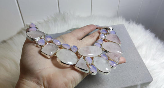 Gargantilla baño de plata con cuarzo rosa y opalita facetada