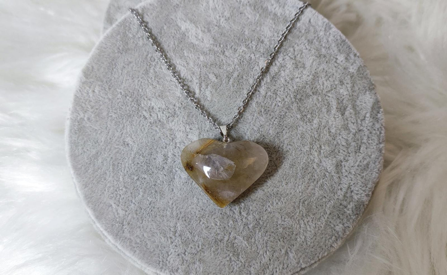 Collar acero con corazon de cuarzo rutilo - A