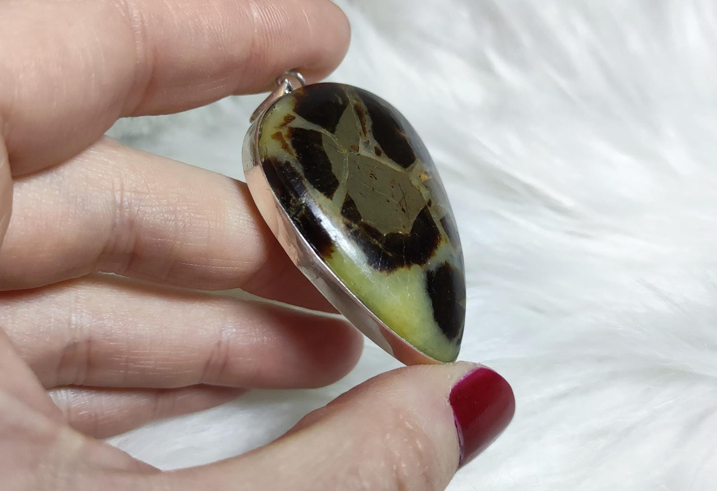 Colgante baño de plata con septaria