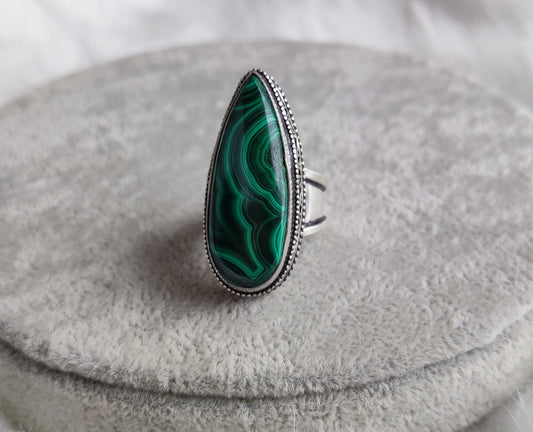 Anillo baño de plata y malaquita