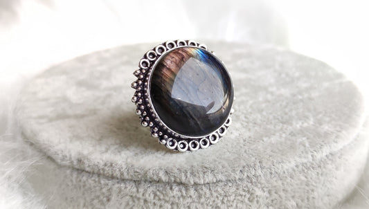 Anillo baño de plata con labradorita