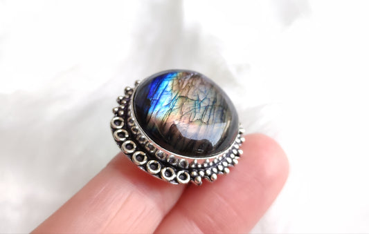 Anillo baño de plata con labradorita