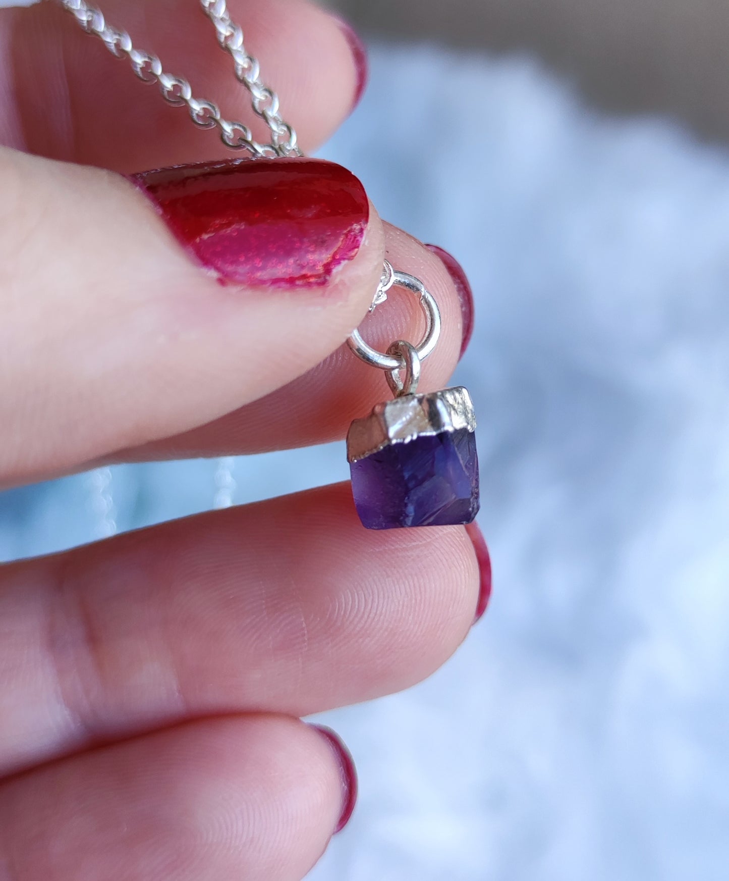 Collar baño de plata con amatista en bruto